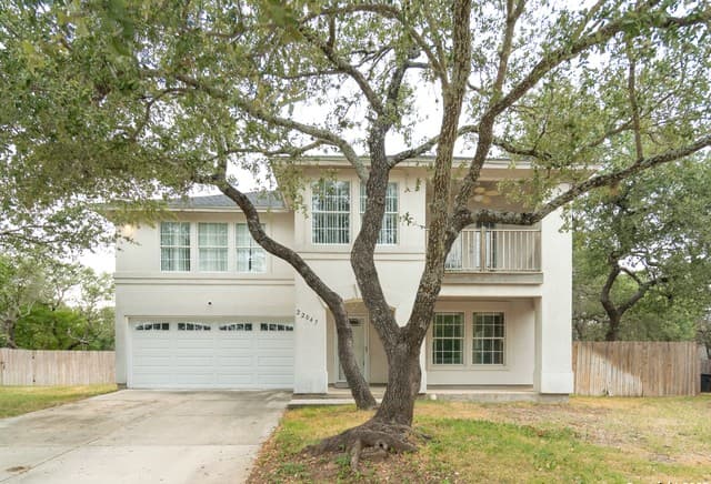 4-bedroom rental at 22047 Kenton Knl in San Antonio, TX — photo 2