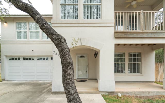 4-bedroom rental at 22047 Kenton Knl in San Antonio, TX — photo 4