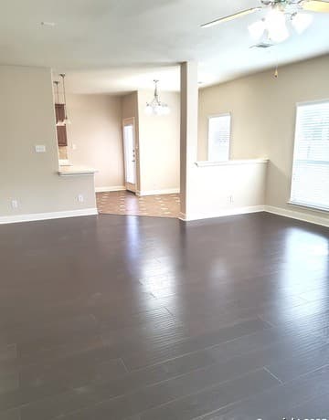 4-bedroom rental at 21735 Thunder Basin in San Antonio, TX — photo 3