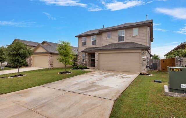 4-bedroom rental at 14722 Goldfinch Way in San Antonio, TX — photo 3