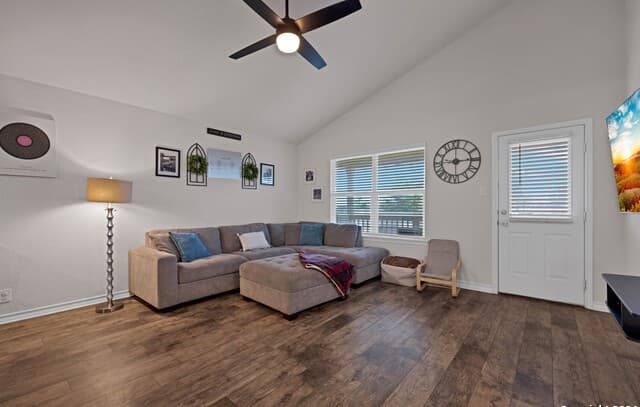 4-bedroom rental at 14722 Goldfinch Way in San Antonio, TX — photo 4