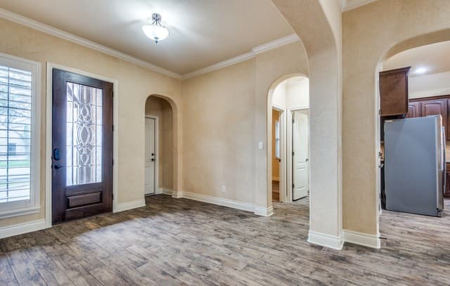 4-bedroom rental at 110 Evans Oak Ln in San Antonio, TX — photo 2