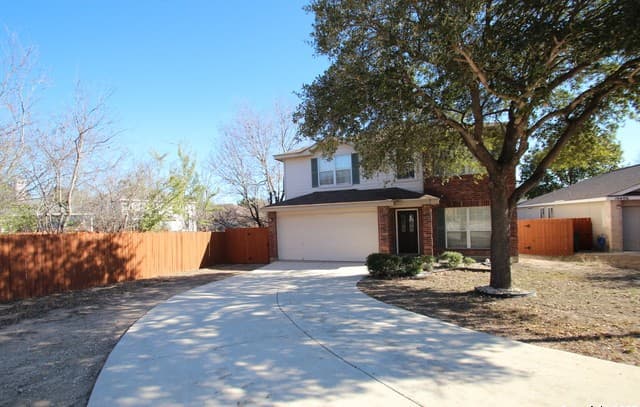 3-bedroom rental at 10402 Cub Vly in San Antonio, TX — photo 2
