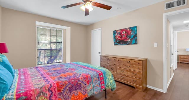 3-bedroom rental at 6042 Forest Shadow St in San Antonio, TX — photo 5