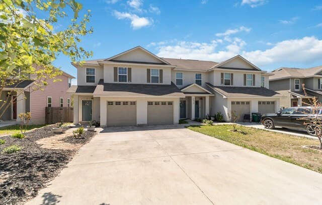 3-bedroom rental at 6314 Melanzane Avenue Unit 1 in San Antonio, TX — photo 2