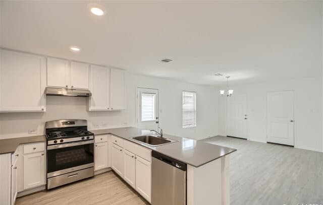 3-bedroom rental at 13535 Barton Cv in San Antonio, TX — photo 3