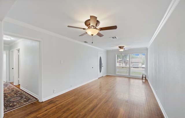 3-bedroom rental at 611 Kashmuir Pl in San Antonio, TX — photo 3