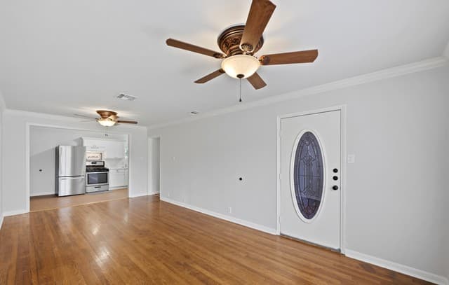 3-bedroom rental at 611 Kashmuir Pl in San Antonio, TX — photo 4