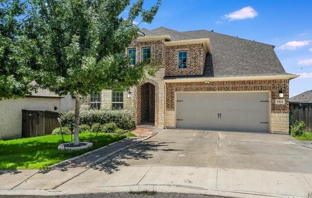5-bedroom rental at 1823 Falstaff in San Antonio, TX — photo 2