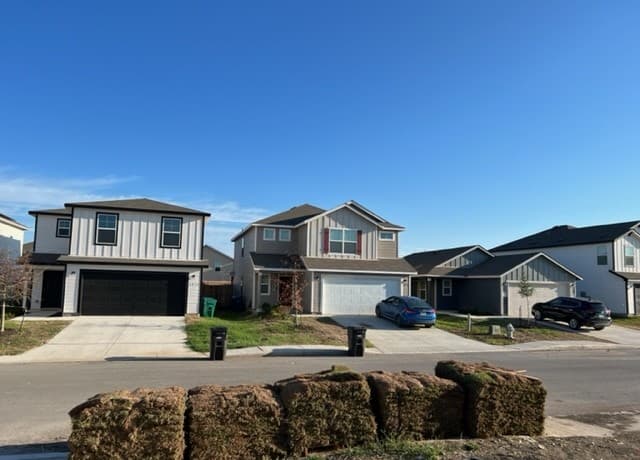 4-bedroom rental at 6234 Fieldrun in San Antonio, TX — photo 2