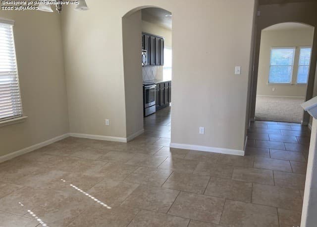 5-bedroom rental at 3109 Night Flight in San Antonio, TX — photo 2