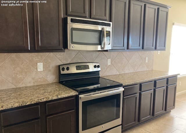 5-bedroom rental at 3109 Night Flight in San Antonio, TX — photo 5
