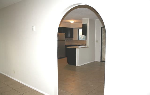 3-bedroom rental at 7006 Forest Moss St in San Antonio, TX — photo 4