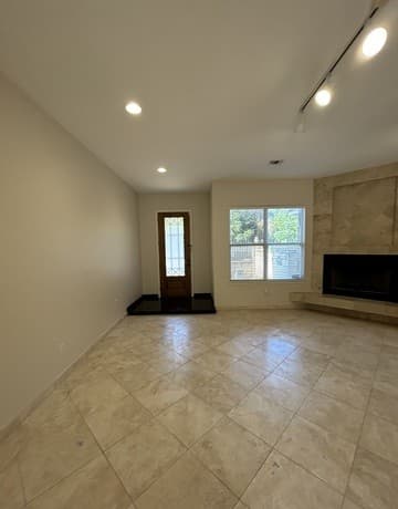 3-bedroom rental at 628 Ira Lee in San Antonio, TX — photo 2