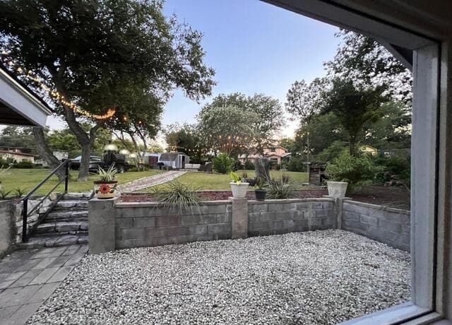 4-bedroom rental at 6022 Town Creek St in San Antonio, TX — photo 3