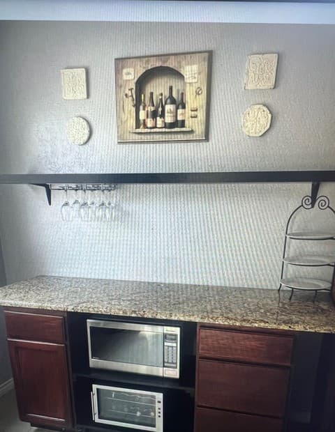 4-bedroom rental at 6022 Town Creek St in San Antonio, TX — photo 4