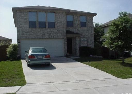 3-bedroom rental at 8912 Scarlet Crk in Universal City TX