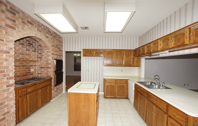 3-bedroom rental at 6427 Lost Holly in San Antonio, TX — photo 4