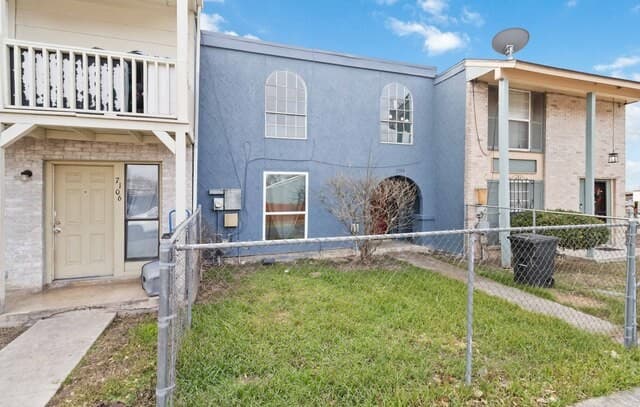 3-bedroom rental at 7104 Glen Mist Unit N/A in San Antonio, TX — photo 3