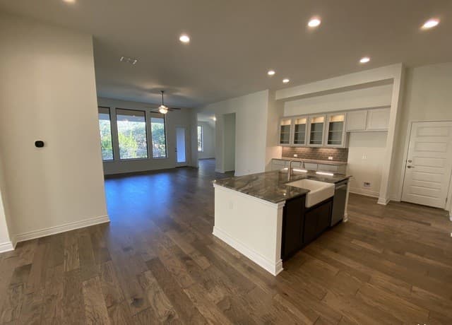 4-bedroom rental at 109 Milagro in Boerne, TX — photo 2