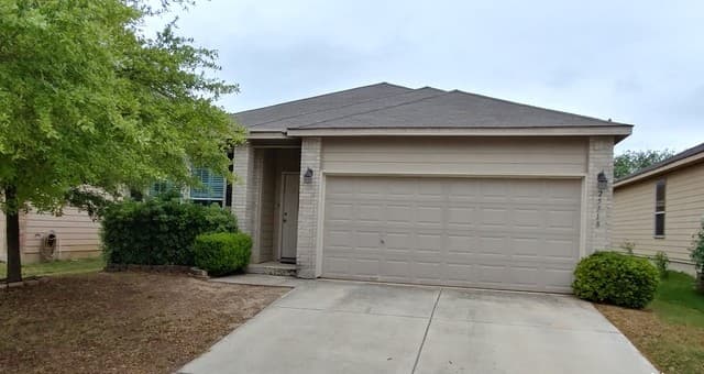 3-bedroom rental at 25718 Presidio Alley in Boerne, TX — photo 2