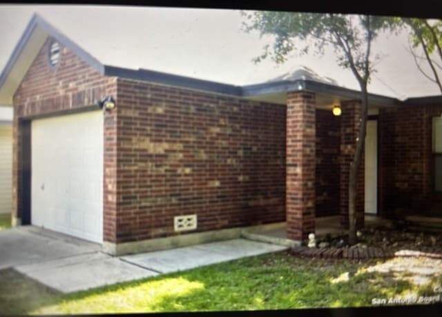 3-bedroom rental at 11326 Widefield Ln in San Antonio, TX — photo 2