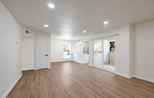 2-bedroom rental at 340 Montclair Unit 103 in Alamo Heights, TX — photo 2