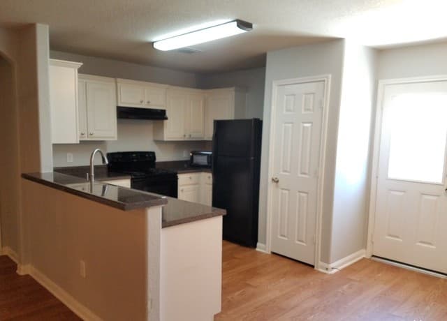 3-bedroom rental at 11459 Coral Cyn in San Antonio, TX — photo 4