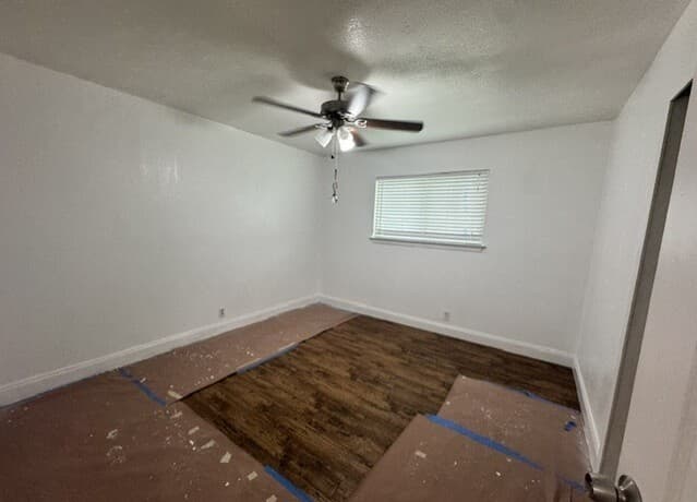 4-bedroom rental at 9602 Berryville in San Antonio, TX — photo 4