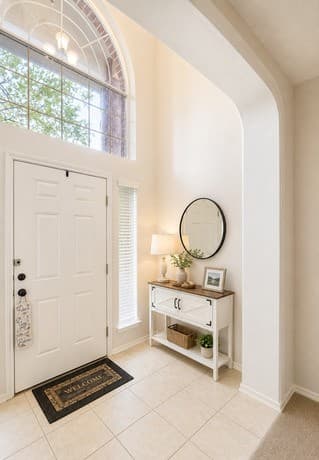 3-bedroom rental at 13619 Sonora Blf in Helotes, TX — photo 2
