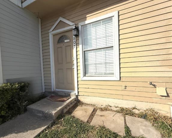 2-bedroom rental at 1807 Budding Blvd Unit 1807 in San Antonio, TX — photo 3