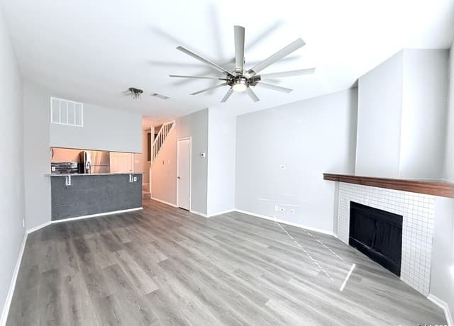 2-bedroom rental at 1807 Budding Blvd Unit 1807 in San Antonio, TX — photo 4