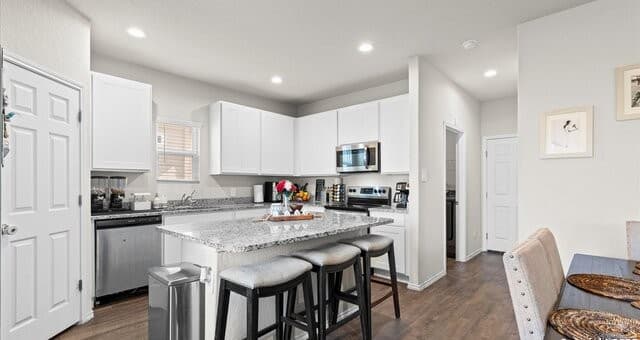 4-bedroom rental at 10431 Lateleaf Oak in San Antonio, TX — photo 5