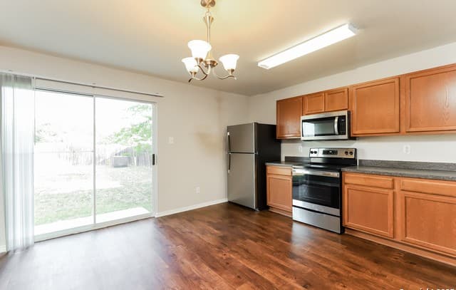 3-bedroom rental at 7811 Caballo Canyon in San Antonio, TX — photo 4