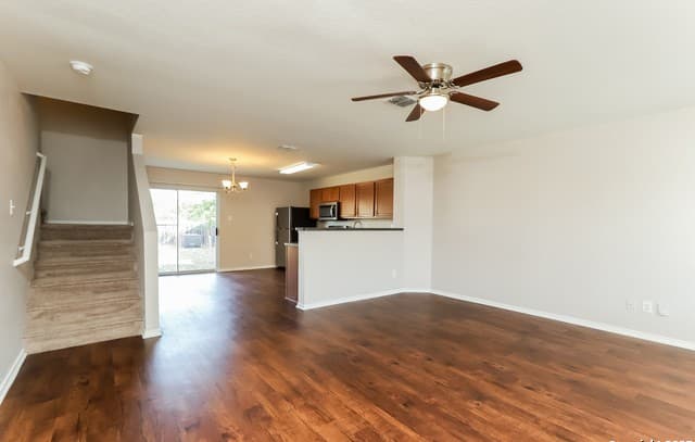 3-bedroom rental at 7811 Caballo Canyon in San Antonio, TX — photo 5