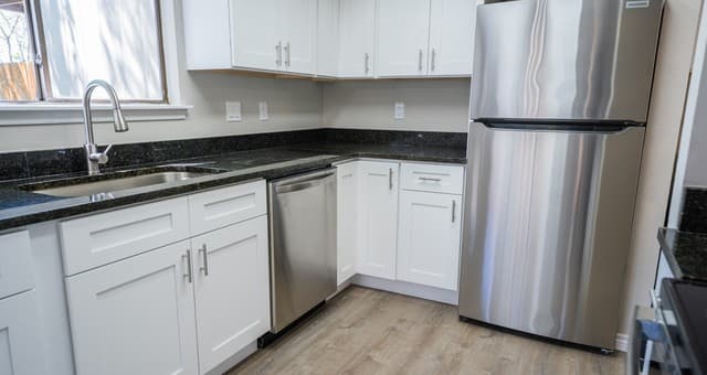2-bedroom rental at 9914 Ardash Ln in San Antonio, TX — photo 5