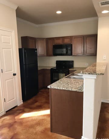 3-bedroom rental at 16833 Showdown Path Unit 2 in Selma, TX — photo 3
