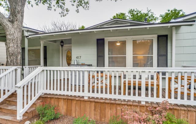 3-bedroom rental at 417 Brees Blvd in San Antonio, TX — photo 2