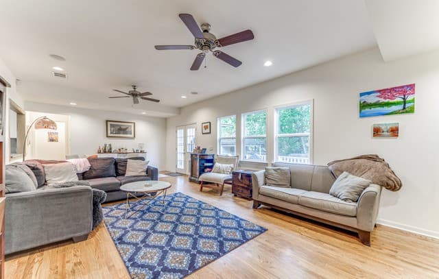 3-bedroom rental at 417 Brees Blvd in San Antonio, TX — photo 5
