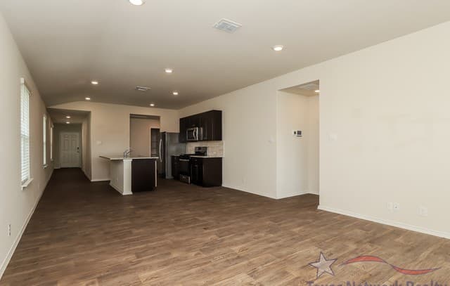 3-bedroom rental at 121 Legendary Trail Loop in Floresville, TX — photo 5