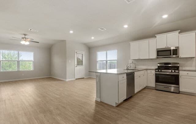 3-bedroom rental at 7814 Annex St in San Antonio, TX — photo 3