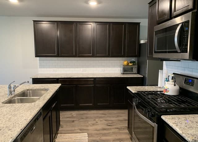 5-bedroom rental at 160 Harley Hay in Cibolo, TX — photo 5