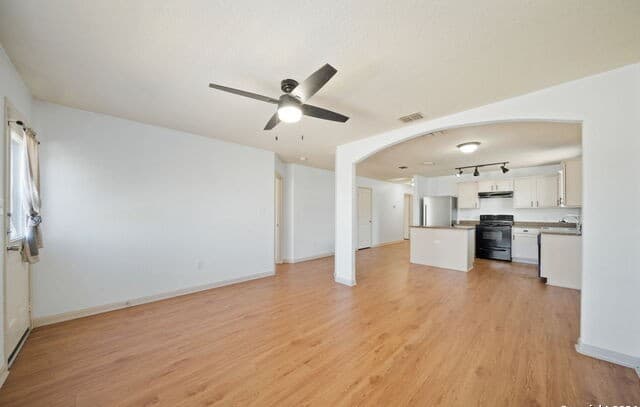 3-bedroom rental at 5706 Texas Cyn in San Antonio, TX — photo 5