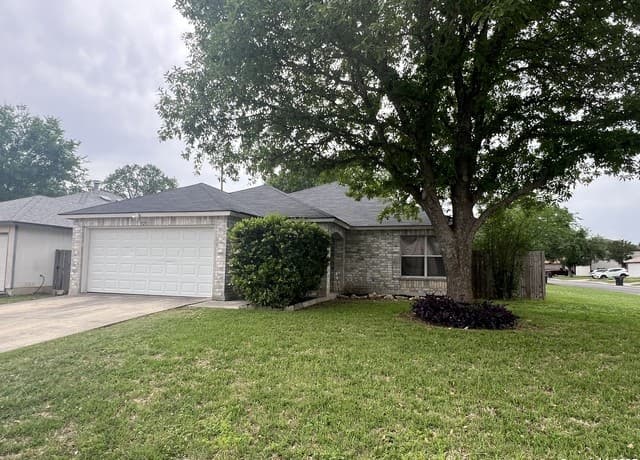 3-bedroom rental at 5251 Senisa Spgs in San Antonio, TX — photo 2