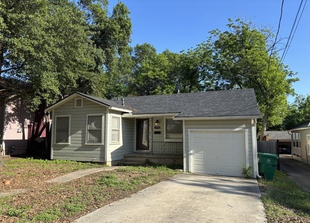 3-bedroom rental at 128 Corona in Alamo Heights TX