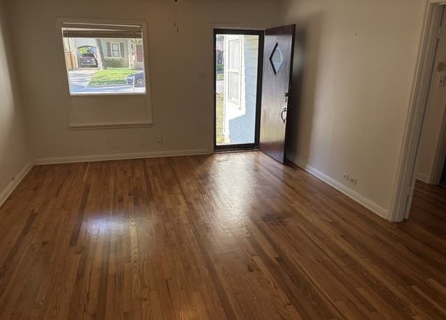 3-bedroom rental at 128 Corona in Alamo Heights, TX — photo 4