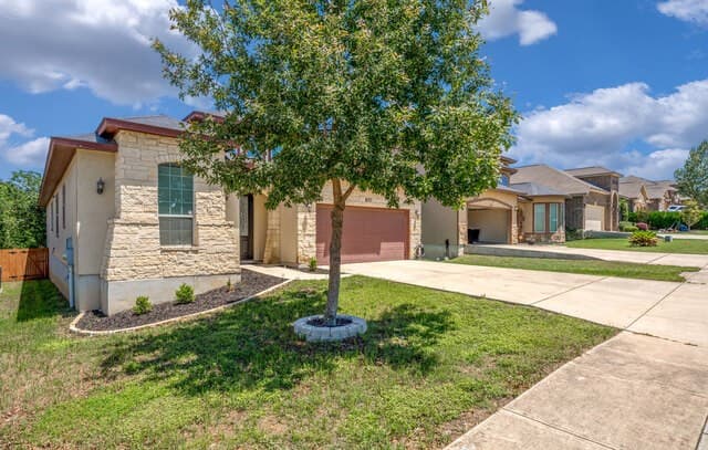 3-bedroom rental at 6131 Lowrie in San Antonio, TX — photo 3