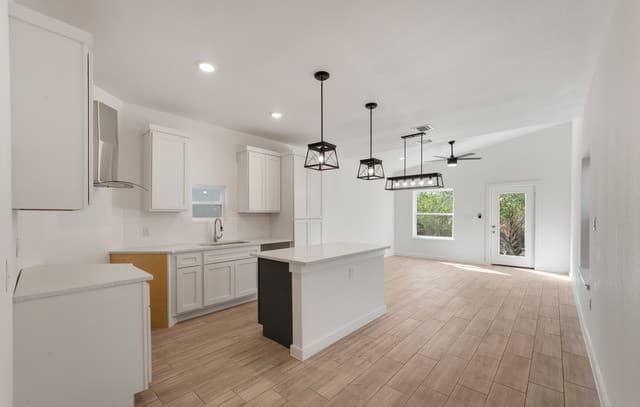 3-bedroom rental at 214 Cooper St Unit UNIT A in San Antonio, TX — photo 4