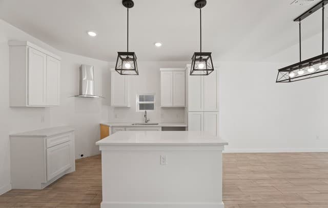 3-bedroom rental at 214 Cooper St Unit UNIT A in San Antonio, TX — photo 5