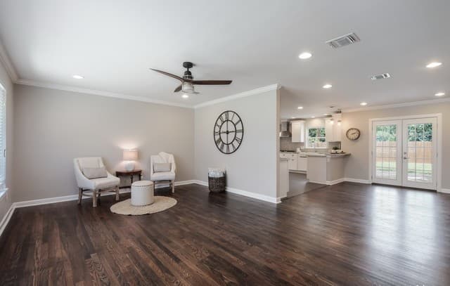 4-bedroom rental at 743 Robinhood in San Antonio, TX — photo 3